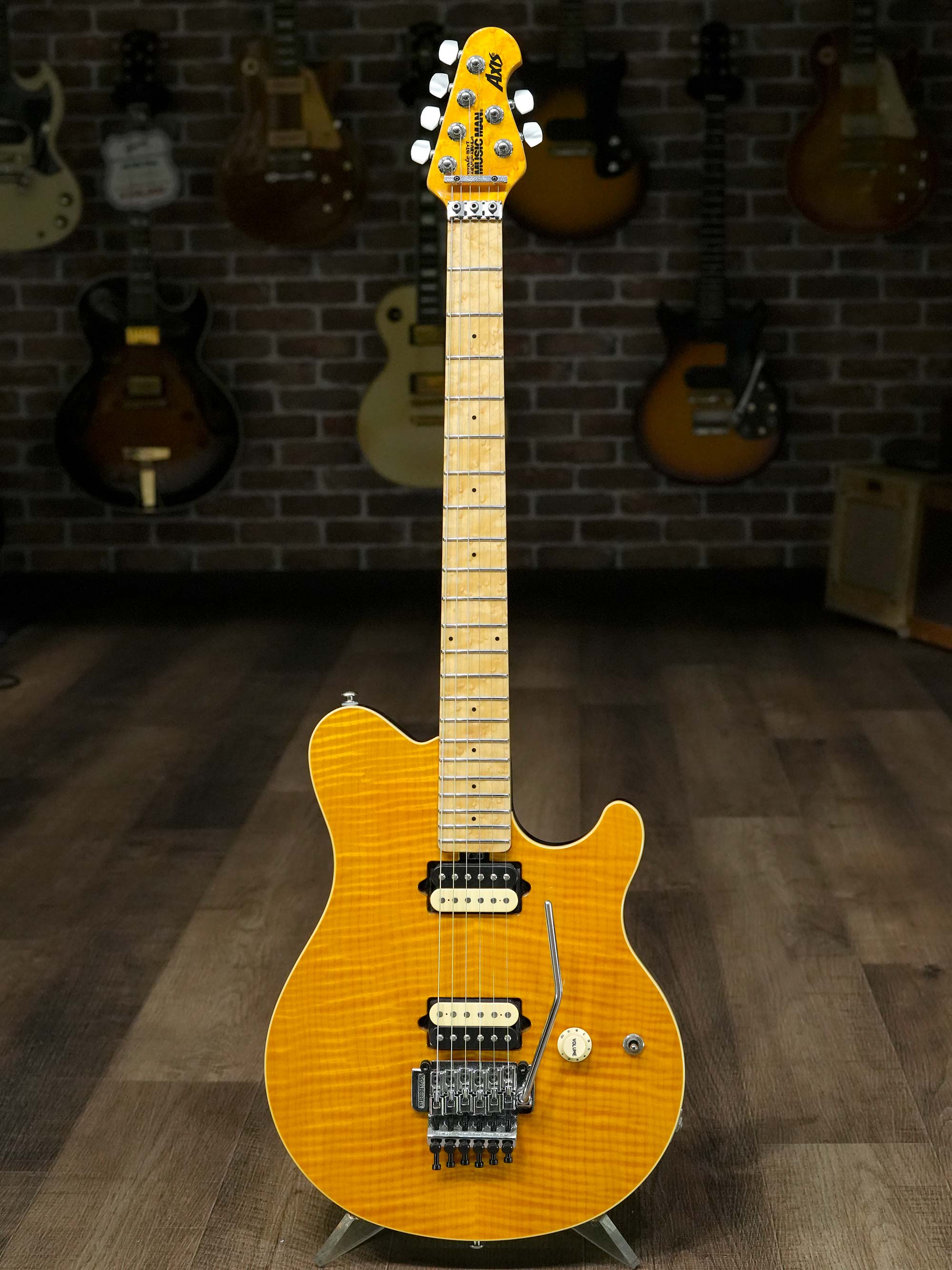 Music Man Axis ”Premium Top” Translucent Gold